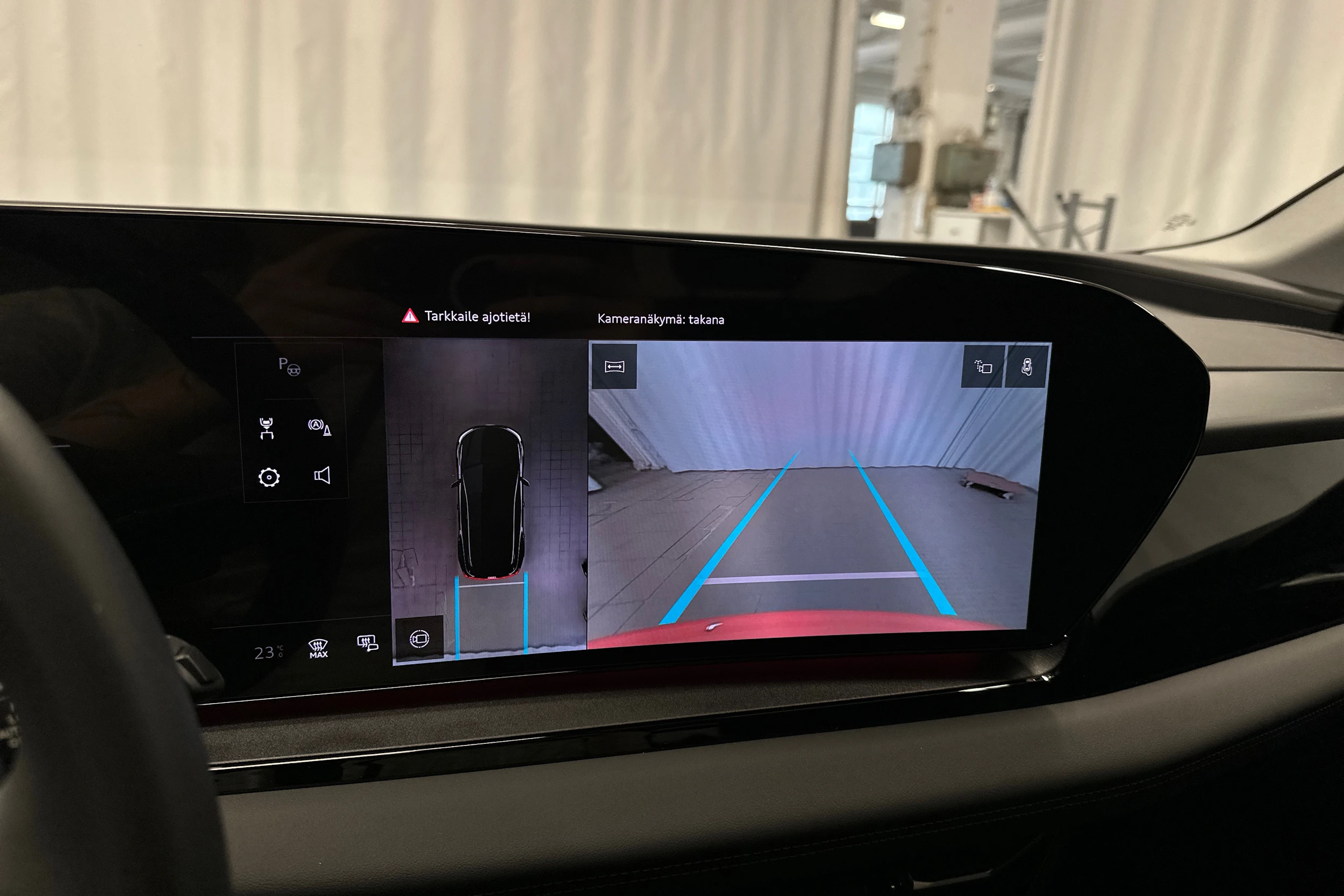 punainen Audi Q6 e-tron 2025 kuva 17.