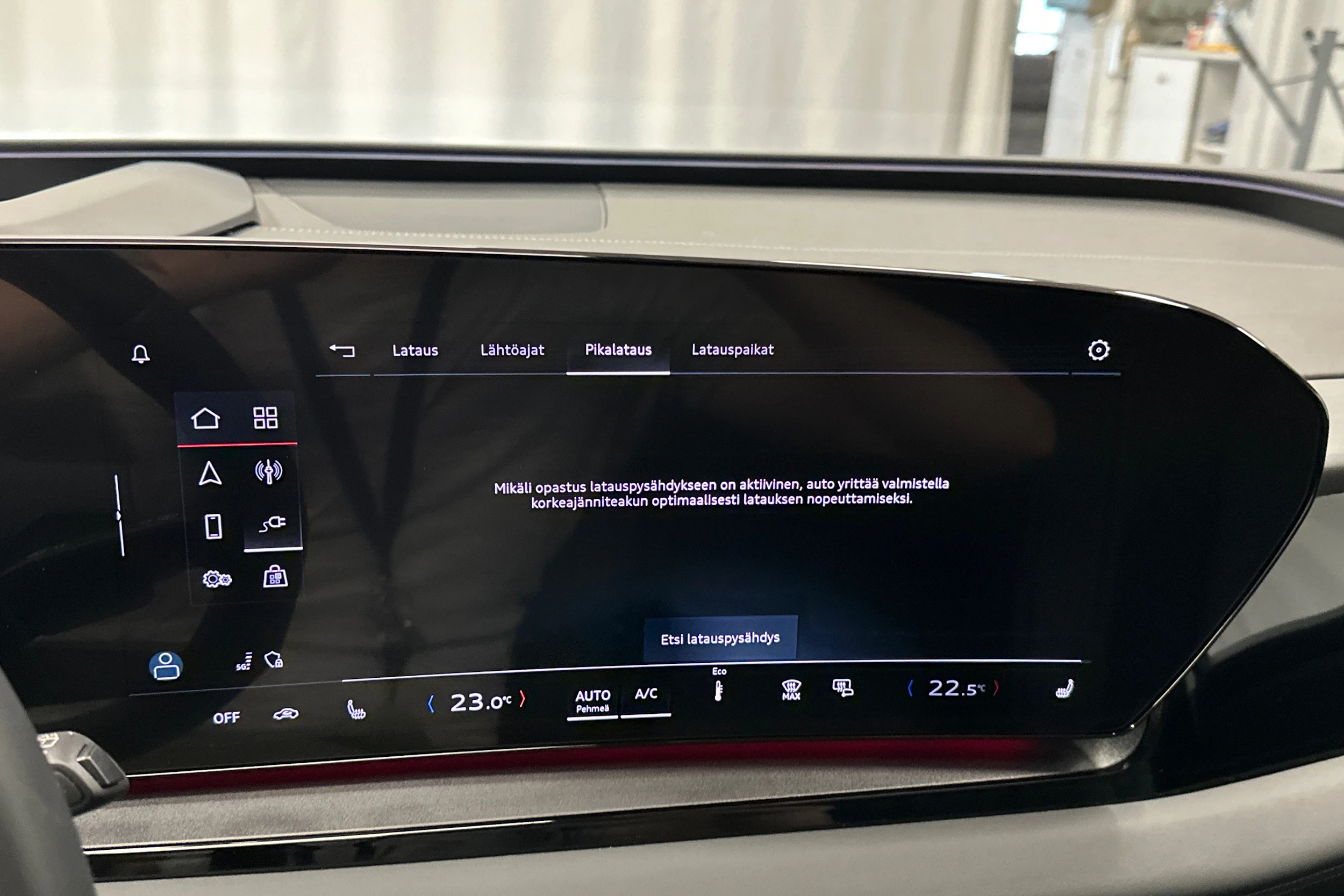 punainen Audi Q6 e-tron 2025 kuva 20.