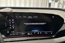punainen Audi Q6 e-tron 2025 kuva 20.