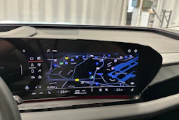 punainen Audi Q6 e-tron 2025 kuva 21.