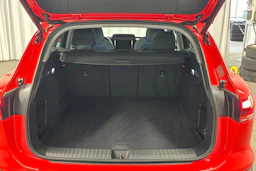 punainen Audi Q6 e-tron 2025 kuva 26.
