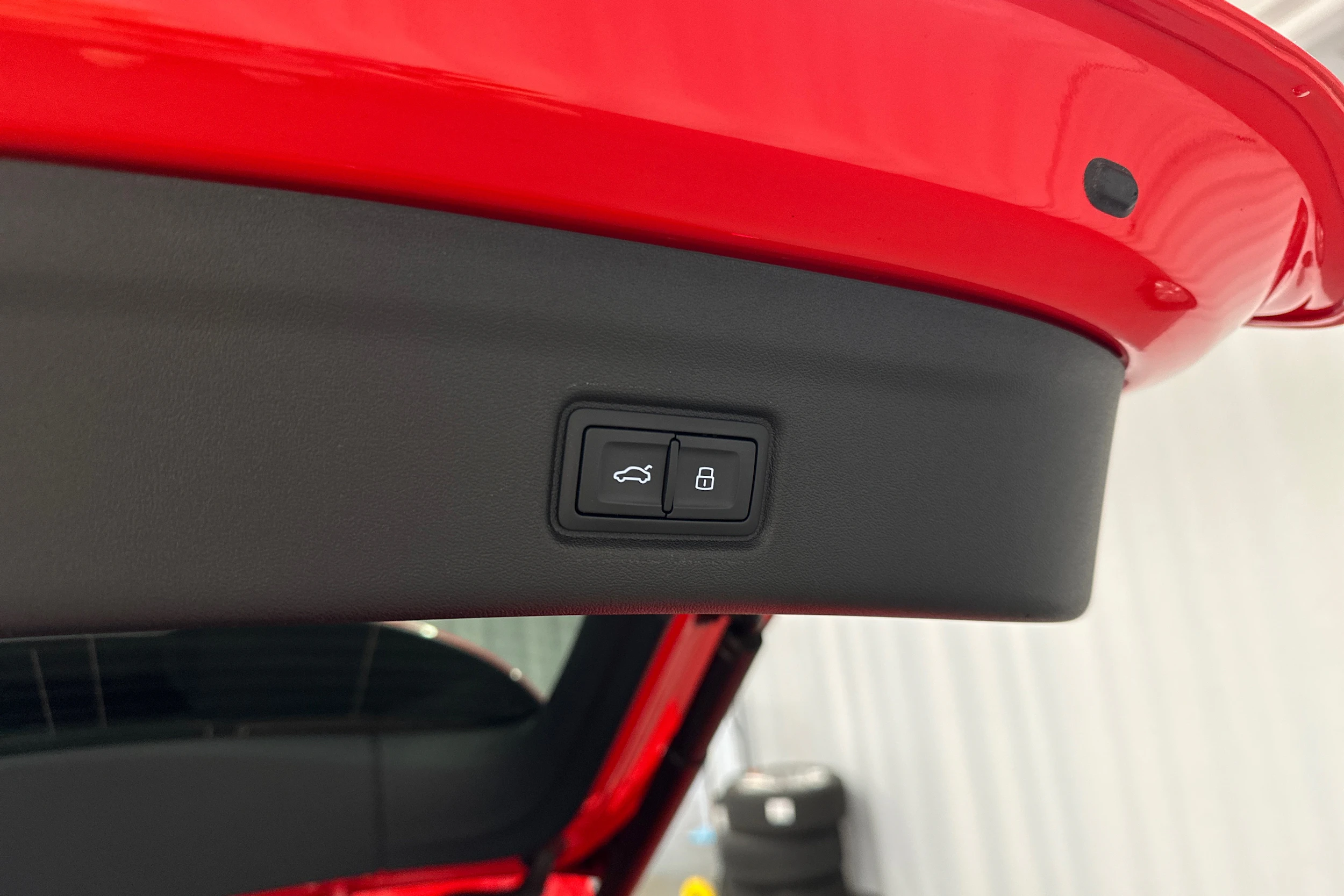 punainen Audi Q6 e-tron 2025 kuva 27.