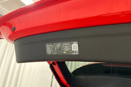 punainen Audi Q6 e-tron 2025 kuva 28.