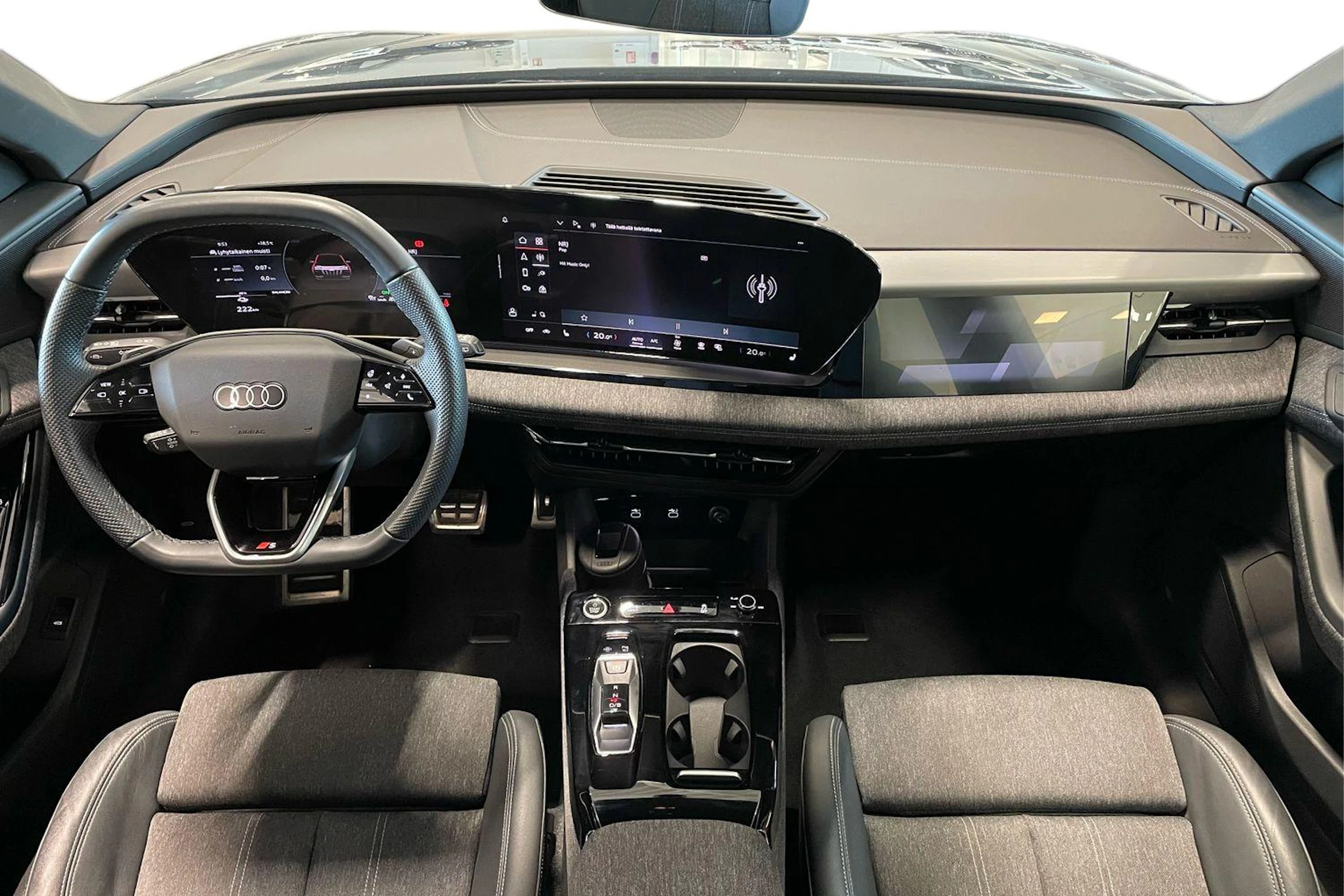 met. sininen Audi Q6 e-tron 2025 kuva 7.