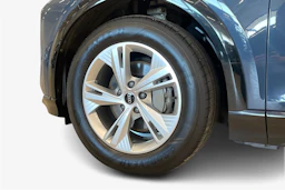 met. sininen Audi Q6 e-tron 2025 kuva 9.