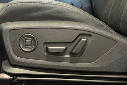 met. sininen Audi Q6 e-tron 2025 kuva 12.
