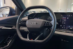 met. sininen Audi Q6 e-tron 2025 kuva 13.