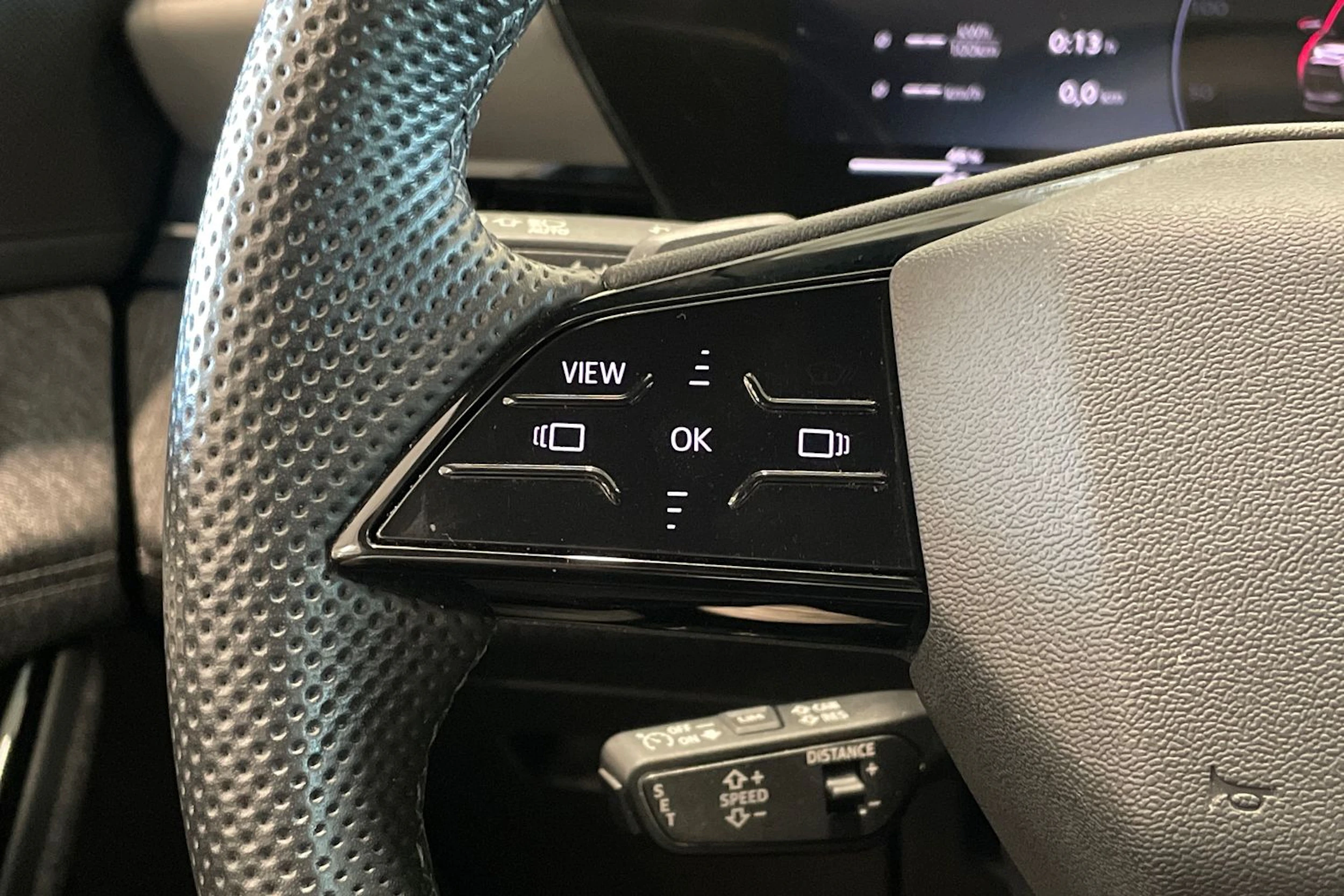 met. sininen Audi Q6 e-tron 2025 kuva 16.