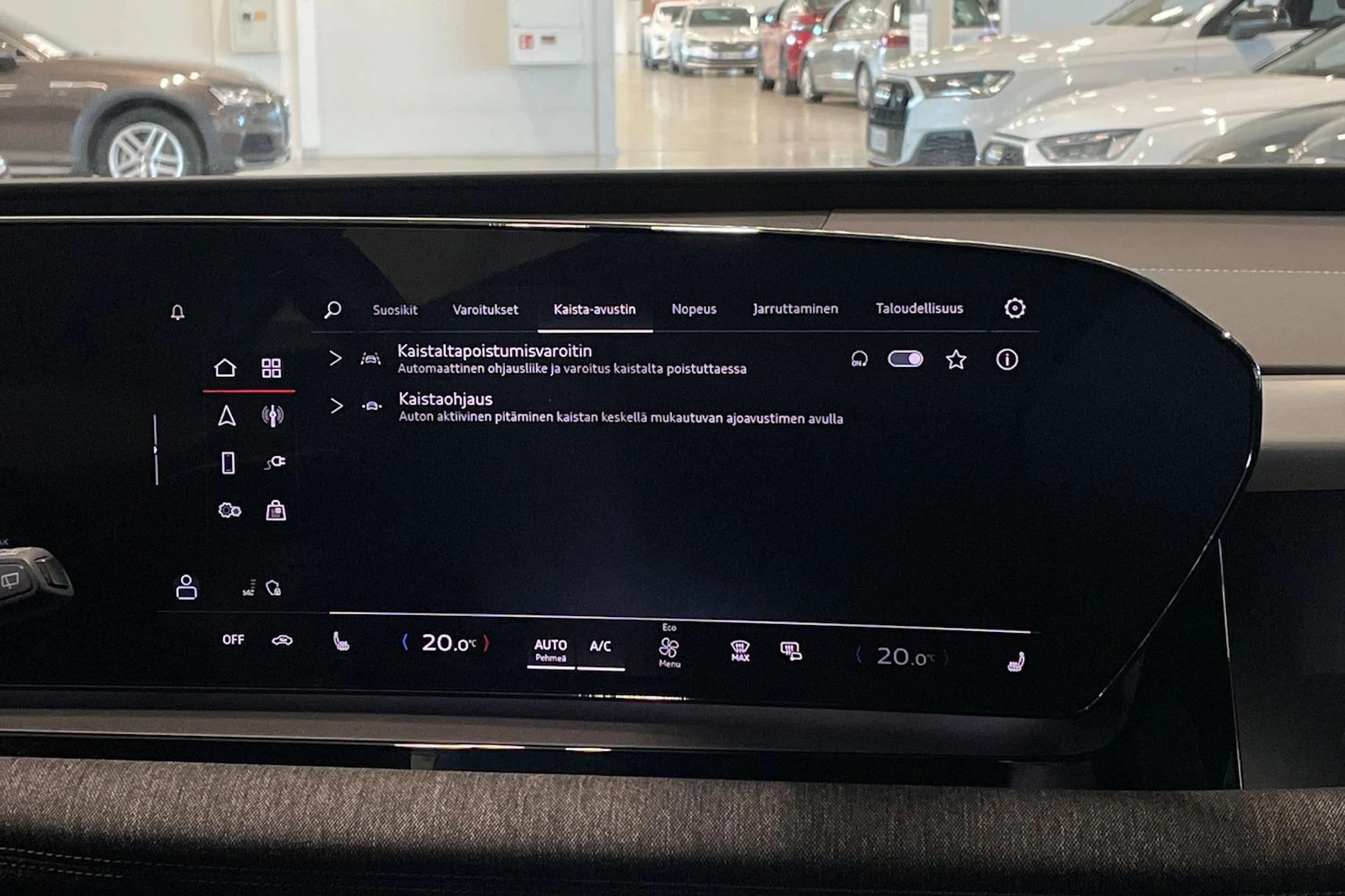 met. sininen Audi Q6 e-tron 2025 kuva 23.