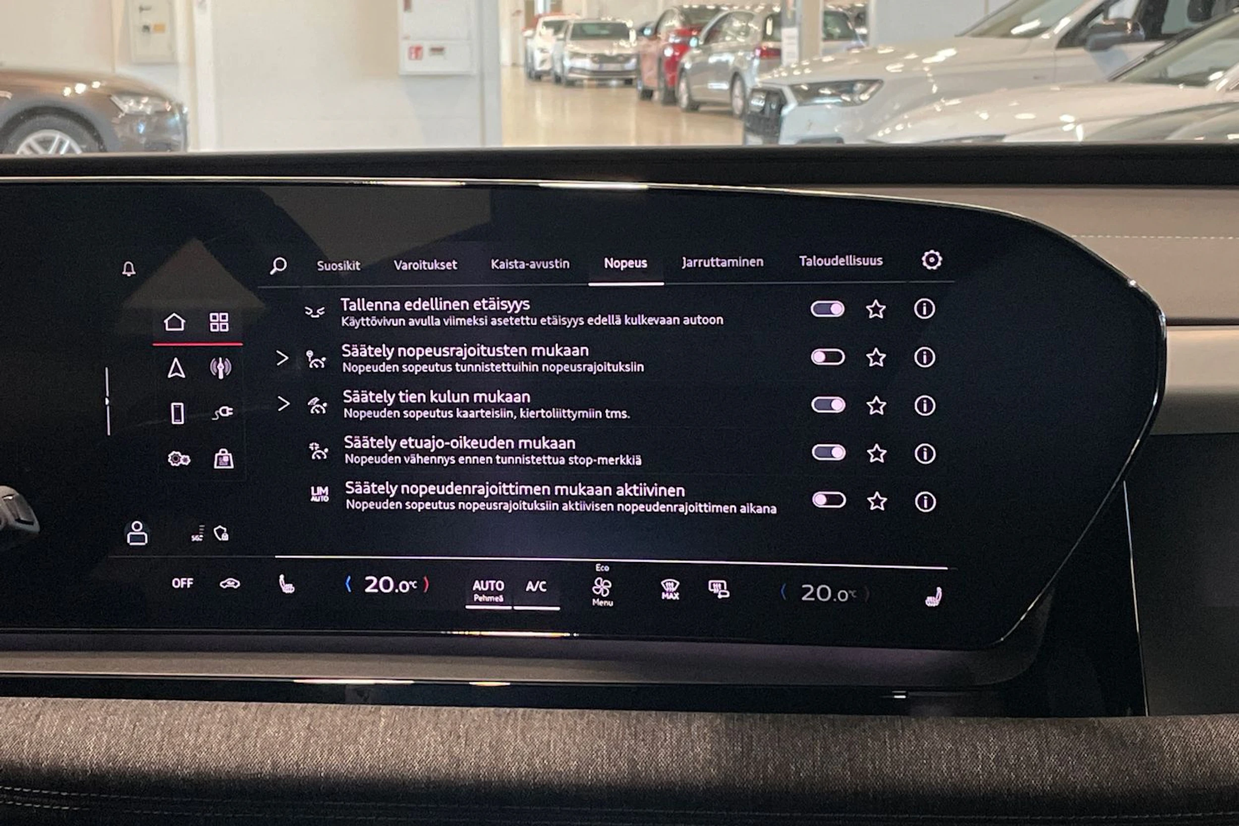 met. sininen Audi Q6 e-tron 2025 kuva 24.