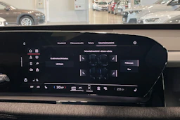 met. sininen Audi Q6 e-tron 2025 kuva 26.