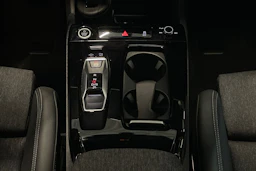 met. sininen Audi Q6 e-tron 2025 kuva 30.