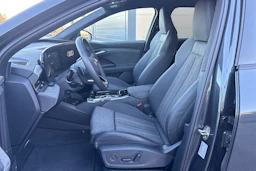 met. harmaa Audi Q6 e-tron 2025 kuva 4.