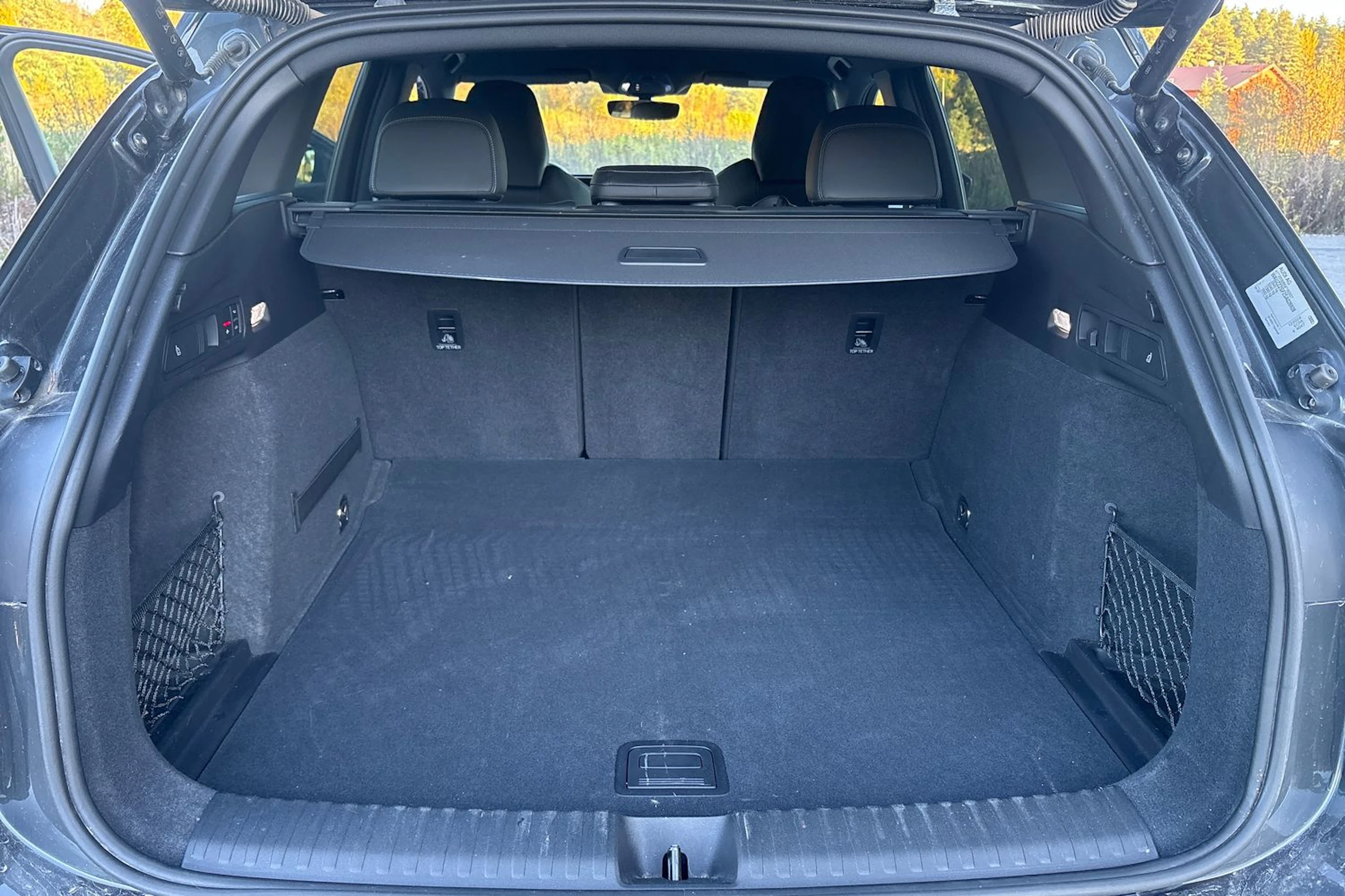 met. harmaa Audi Q6 e-tron 2025 kuva 6.