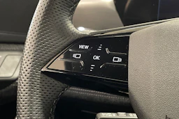 met. harmaa Audi Q6 e-tron 2025 kuva 15.