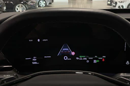 met. harmaa Audi Q6 e-tron 2025 kuva 17.