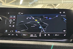 met. harmaa Audi Q6 e-tron 2025 kuva 19.