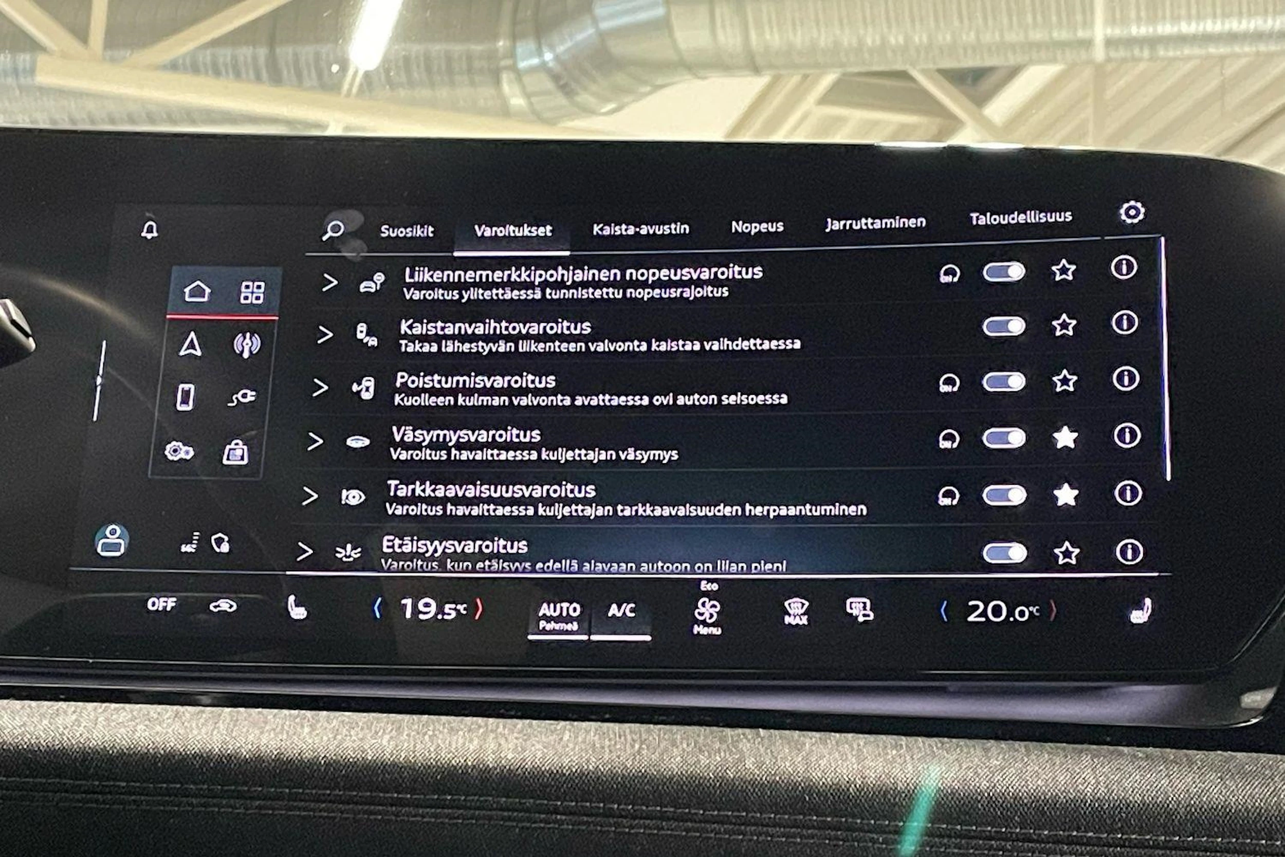 met. harmaa Audi Q6 e-tron 2025 kuva 21.
