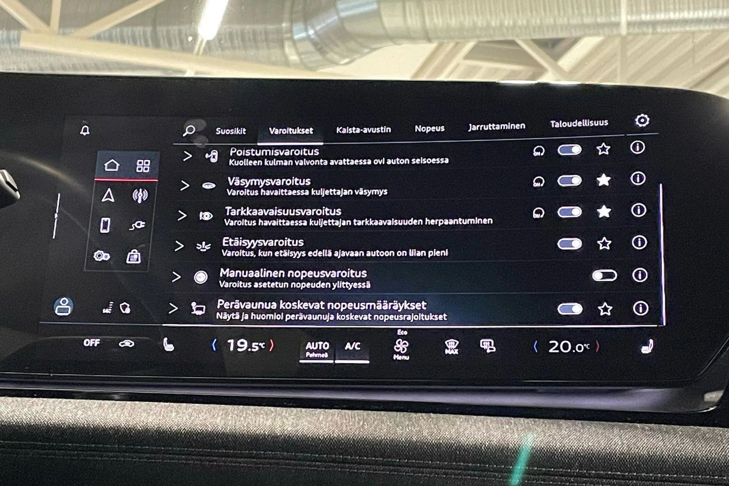 met. harmaa Audi Q6 e-tron 2025 kuva 22.