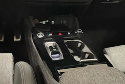 met. harmaa Audi Q6 e-tron 2025 kuva 25.
