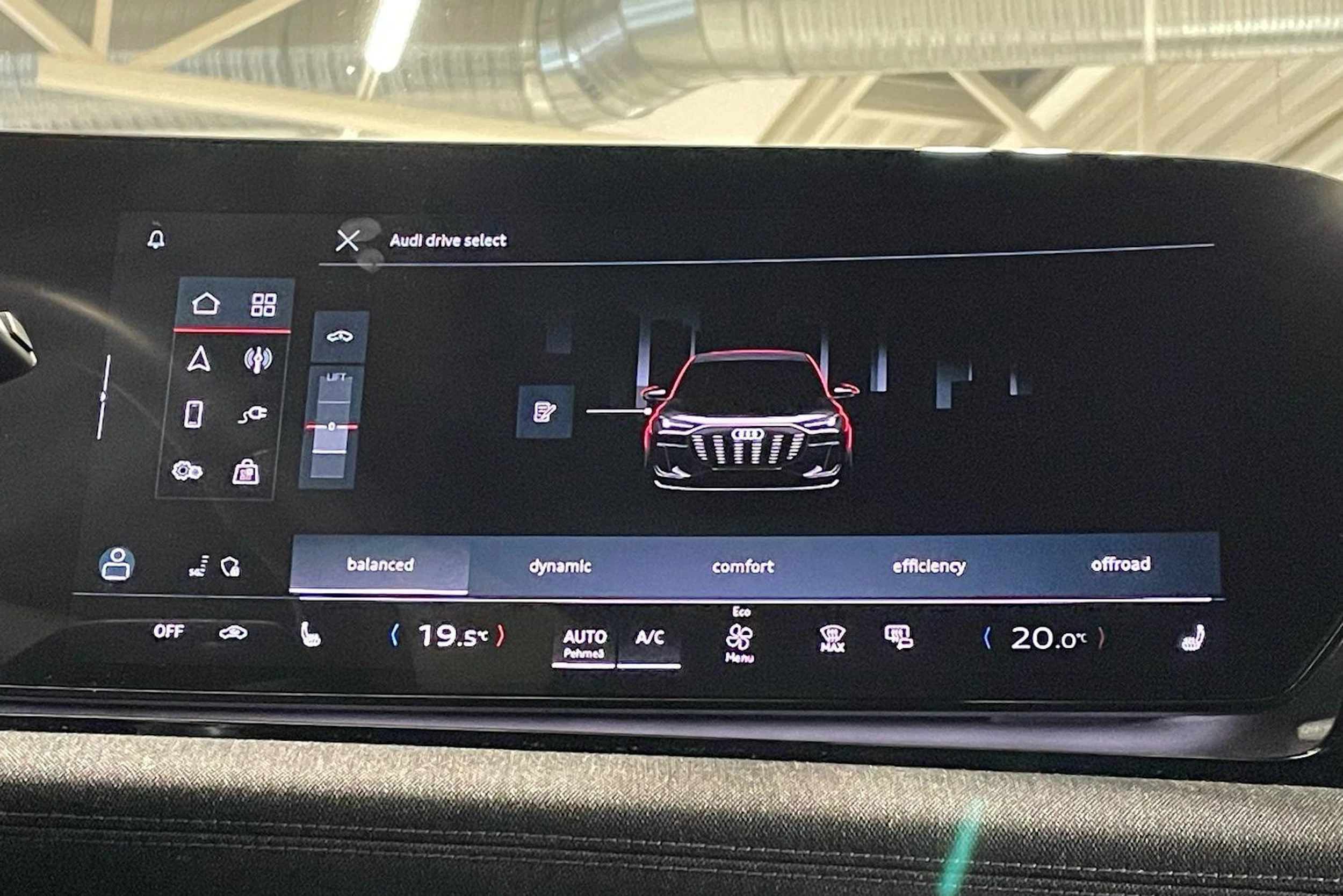 met. harmaa Audi Q6 e-tron 2025 kuva 26.