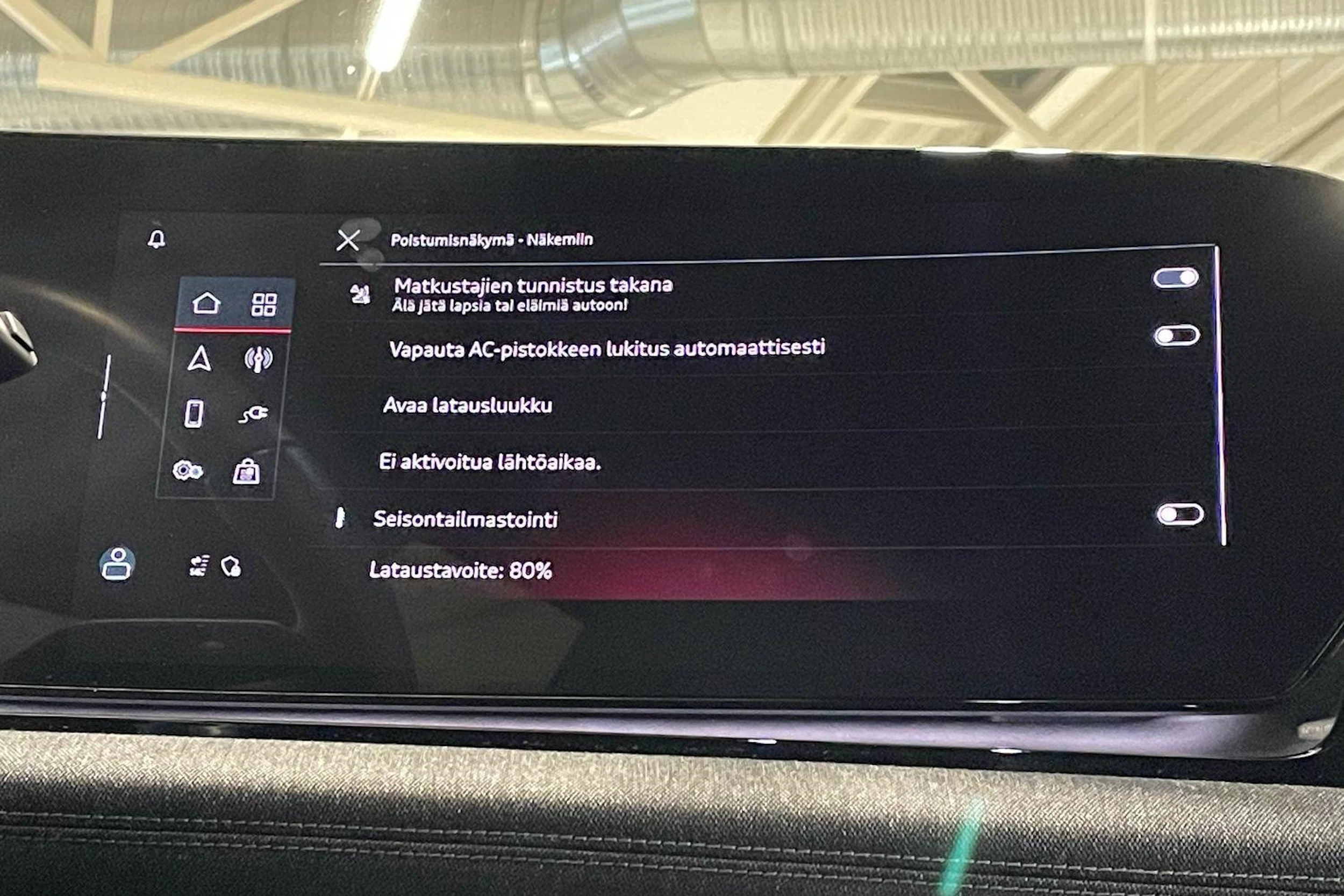 met. harmaa Audi Q6 e-tron 2025 kuva 28.