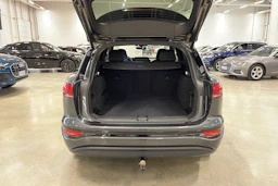 met. harmaa Audi Q6 e-tron 2025 kuva 31.