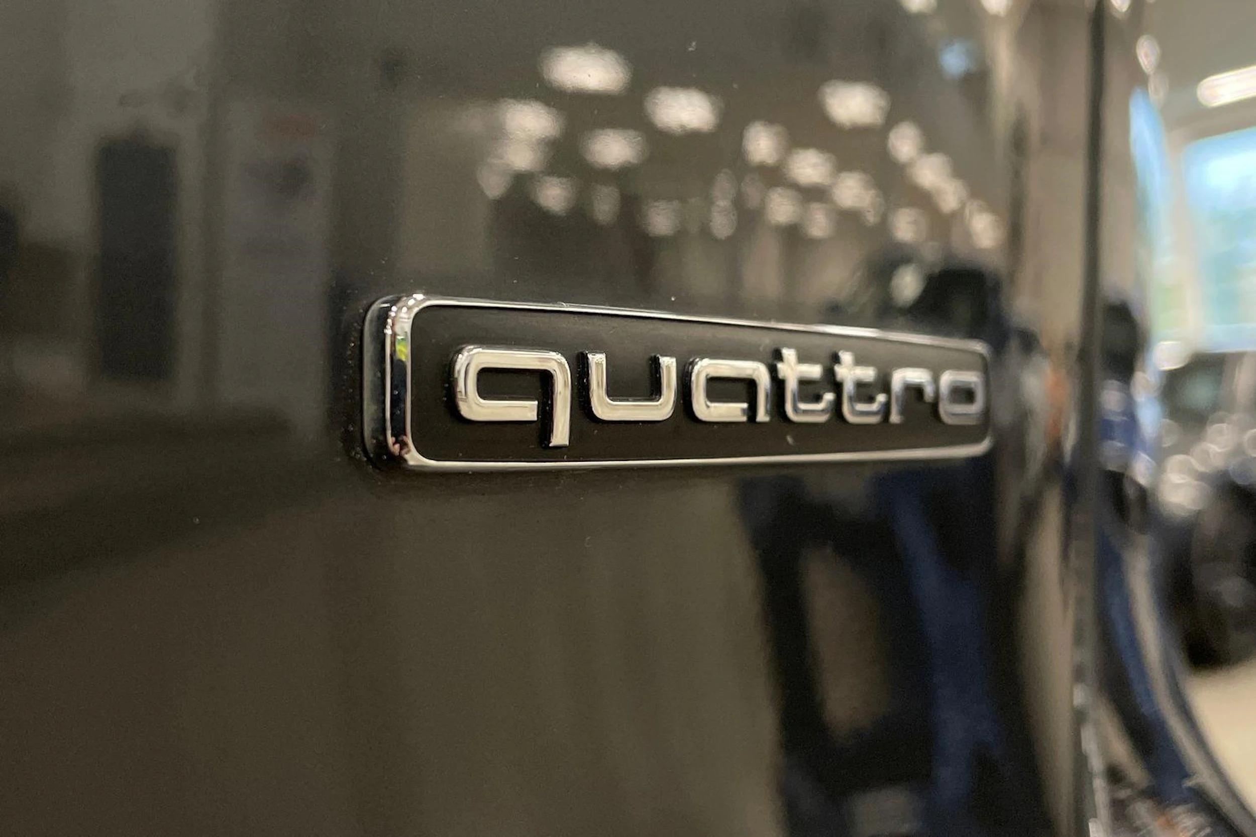 met. harmaa Audi Q6 e-tron 2025 kuva 36.
