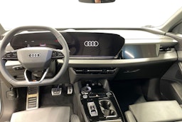 valkoinen Audi Q6 e-tron 2025 kuva 7.