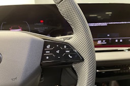 valkoinen Audi Q6 e-tron 2025 kuva 15.