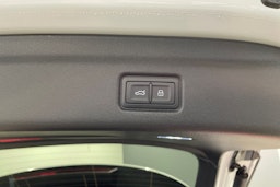 valkoinen Audi Q6 e-tron 2025 kuva 17.