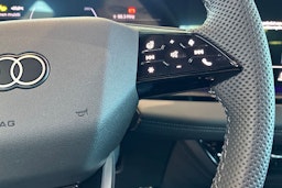 harmaa Audi Q6 e-tron 2025 kuva 15.