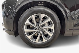 musta Audi Q6 e-tron 2025 kuva 9.