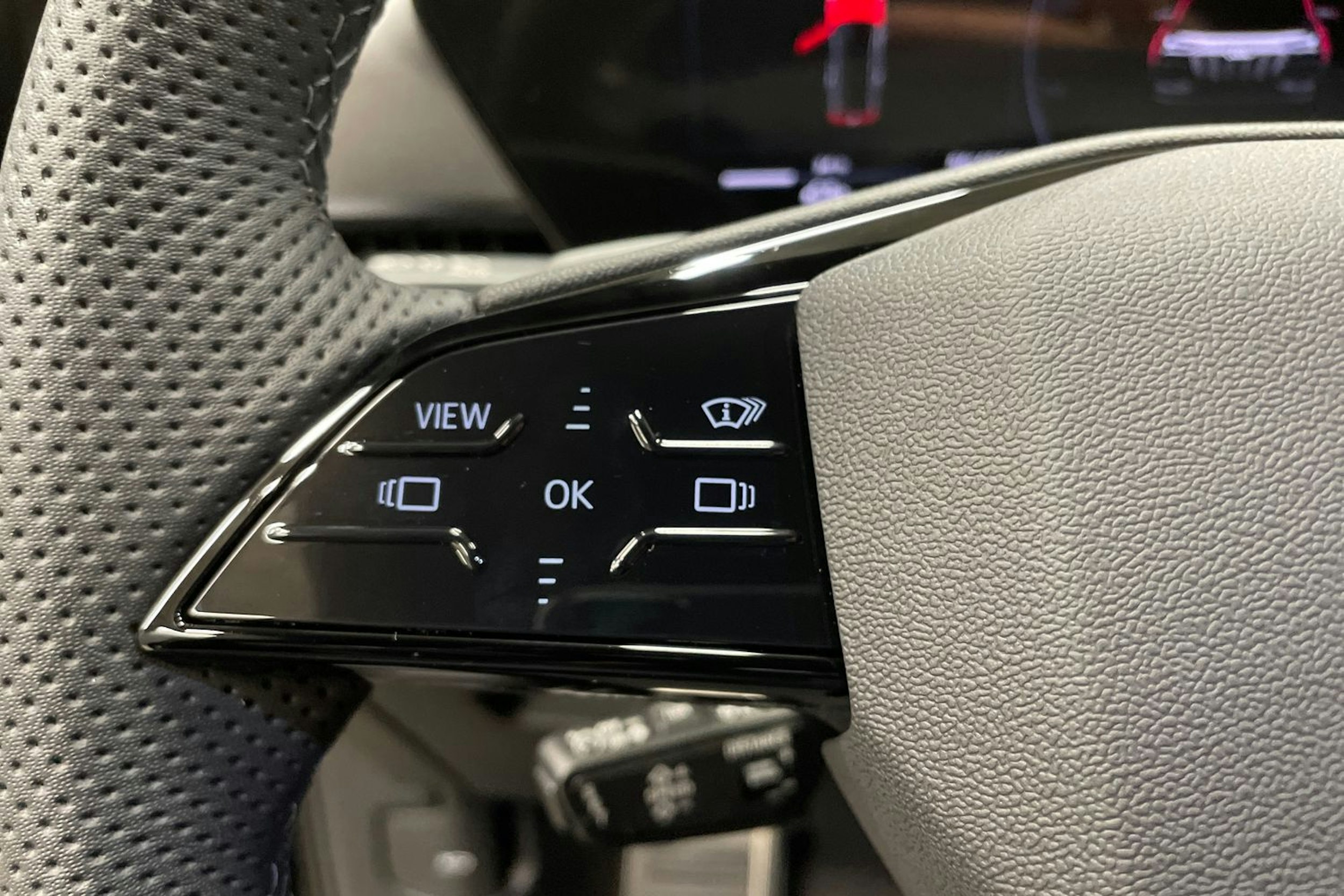 musta Audi Q6 e-tron 2025 kuva 13.