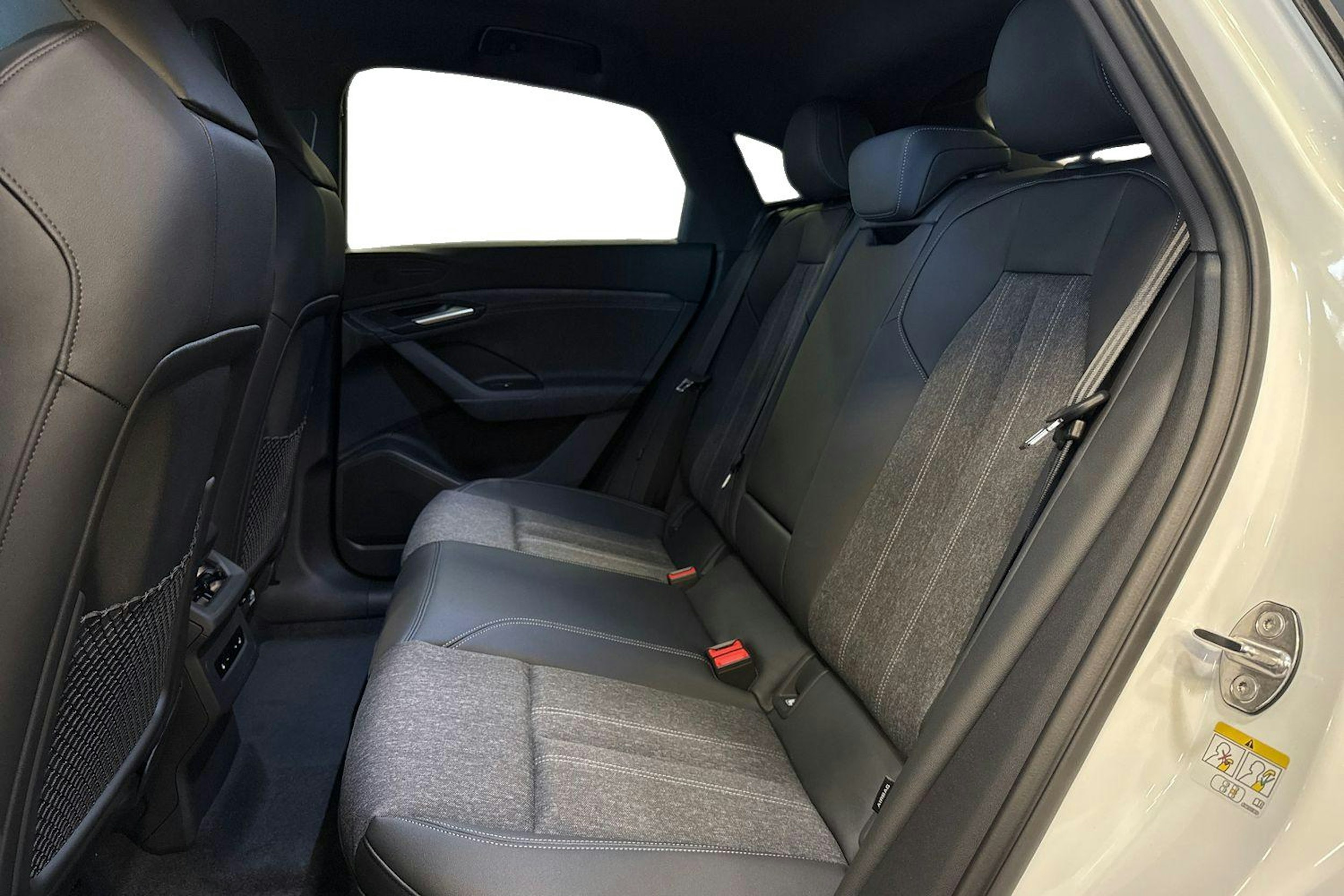met. valkoinen Audi Q6 e-tron 2025 kuva 8.