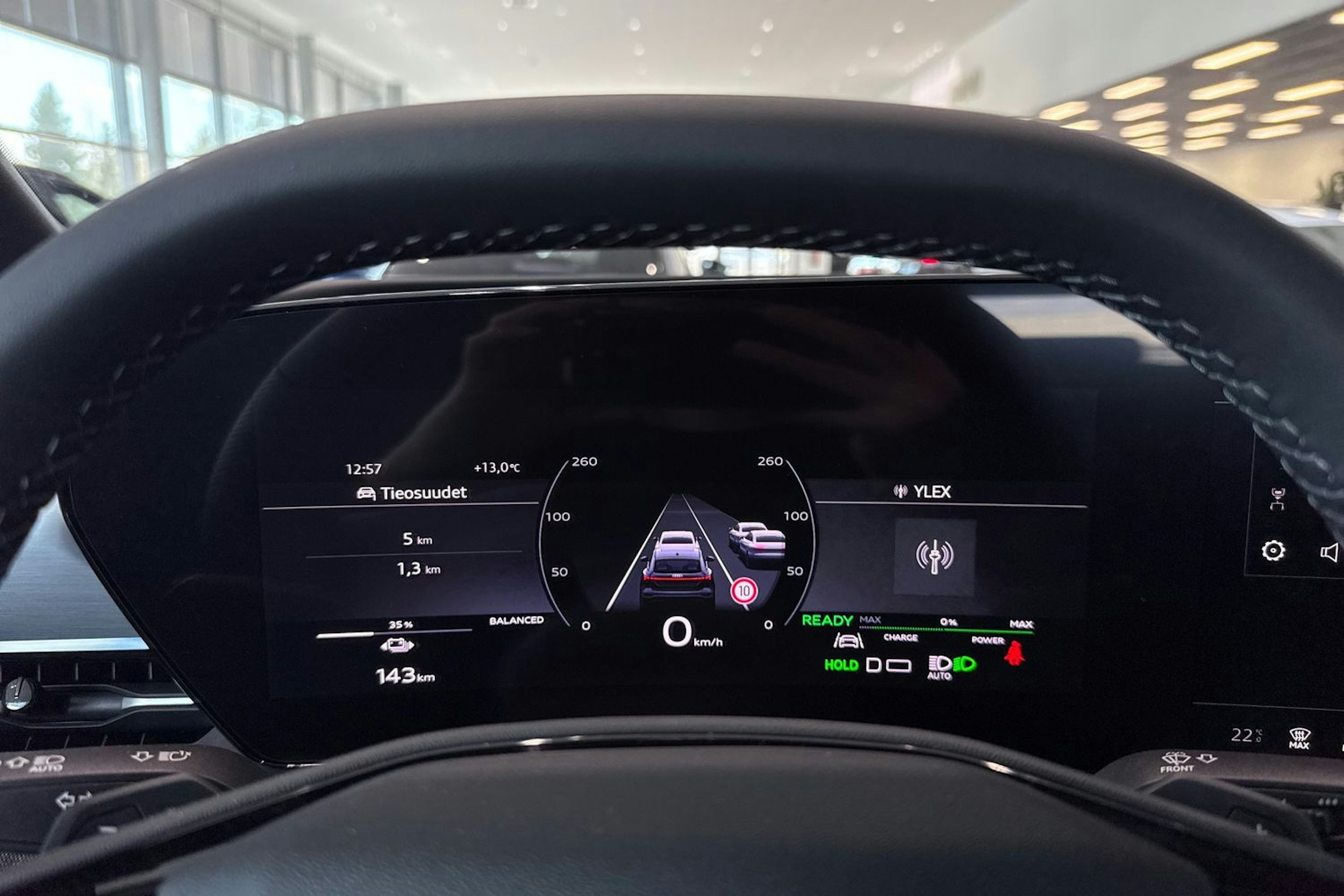 met. valkoinen Audi Q6 e-tron 2025 kuva 15.
