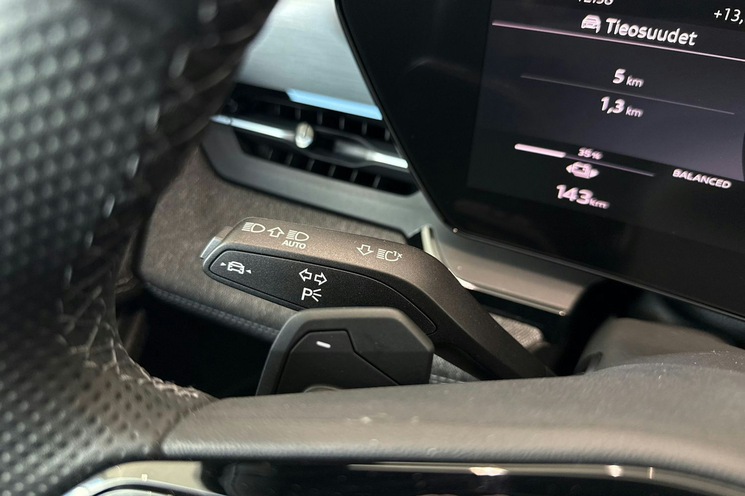 met. valkoinen Audi Q6 e-tron 2025 kuva 16.
