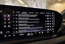 met. valkoinen Audi Q6 e-tron 2025 kuva 24.