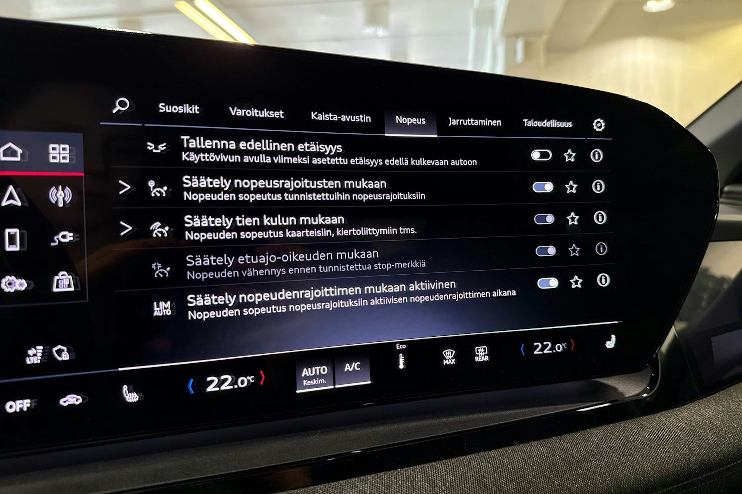 met. valkoinen Audi Q6 e-tron 2025 kuva 26.