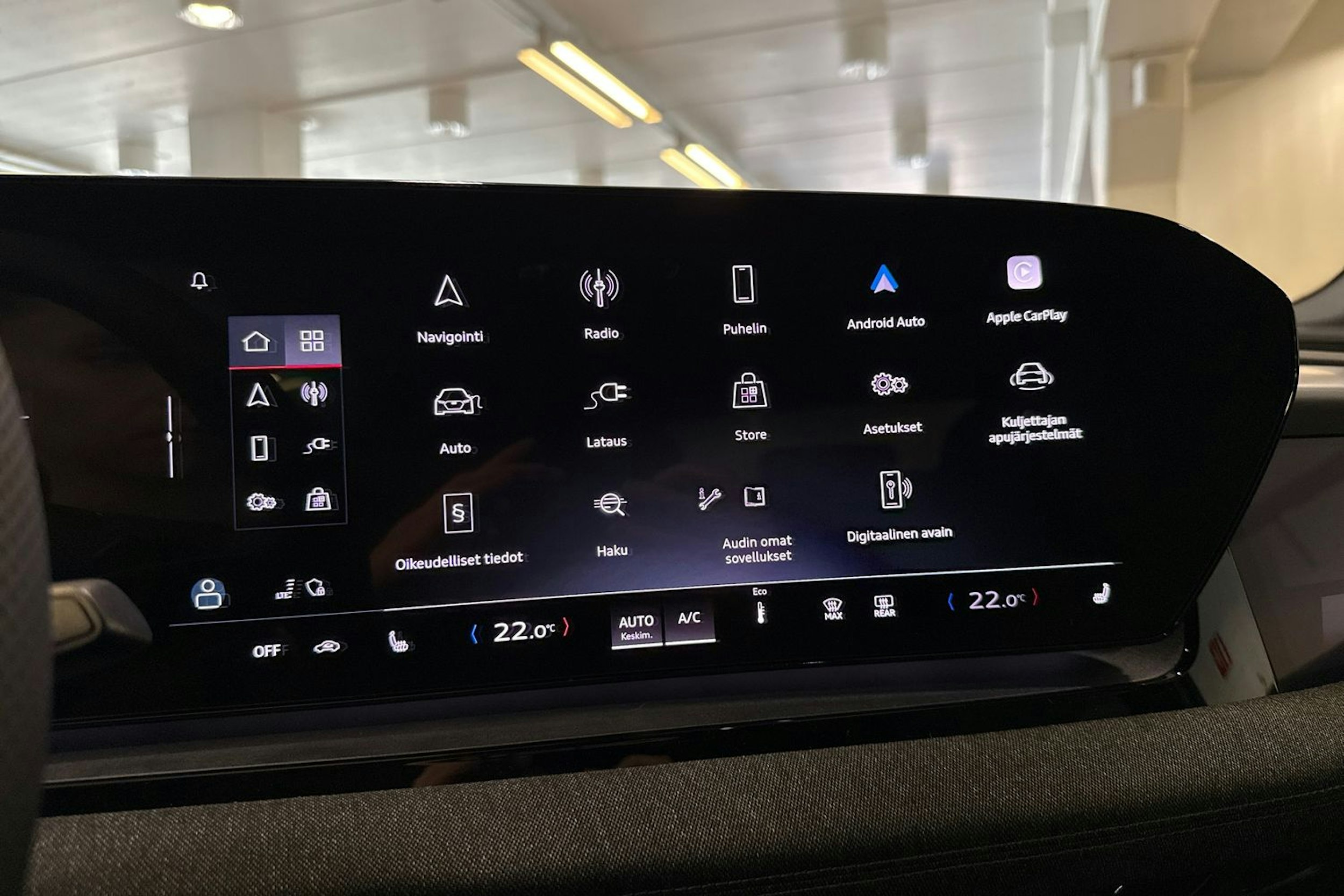 met. valkoinen Audi Q6 e-tron 2025 kuva 28.