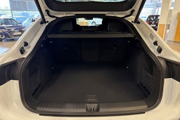met. valkoinen Audi Q6 e-tron 2025 kuva 34.