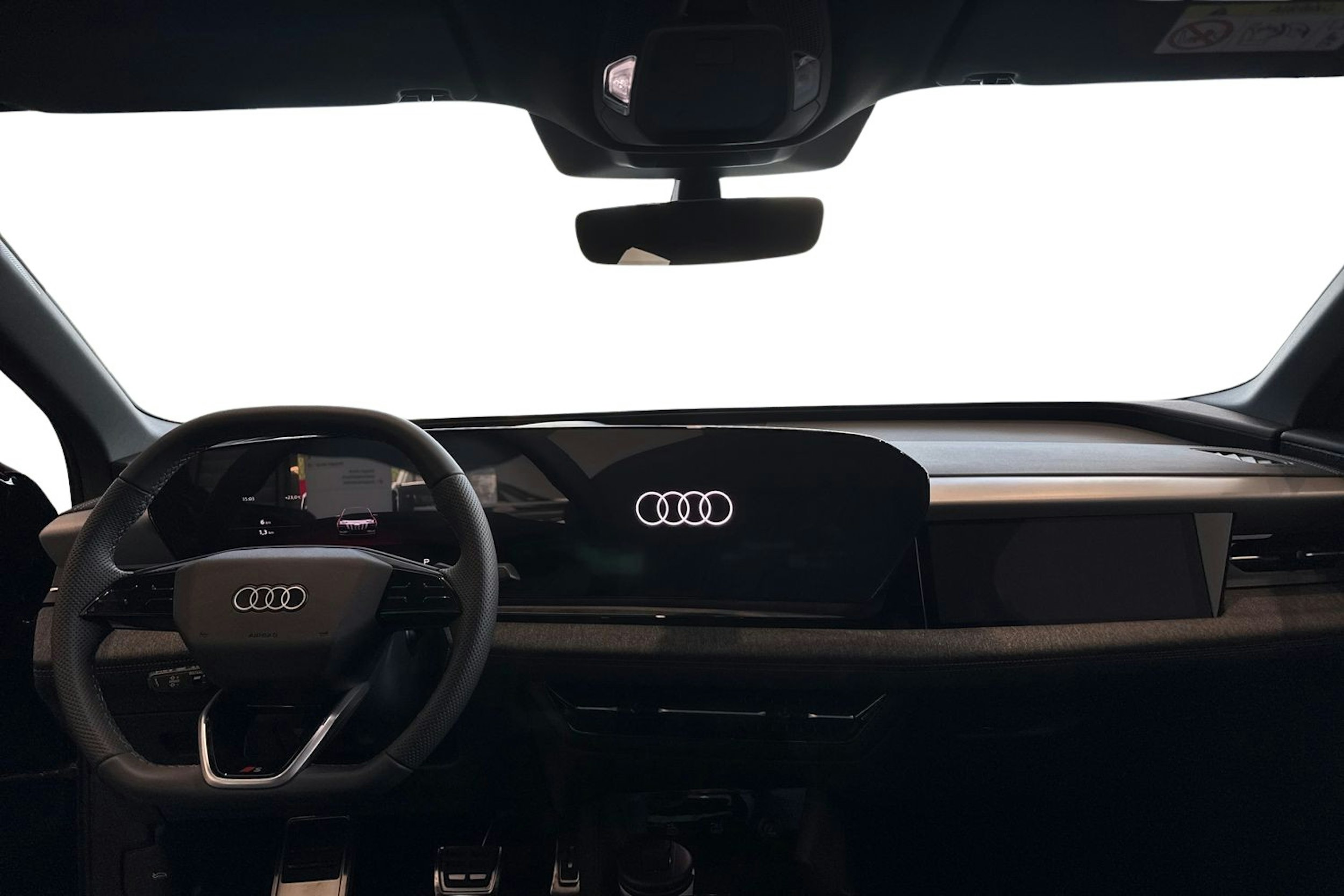 musta Audi Q6 e-tron 2025 kuva 7.