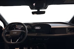 musta Audi Q6 e-tron 2025 kuva 7.