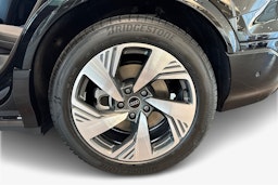 musta Audi Q6 e-tron 2025 kuva 9.