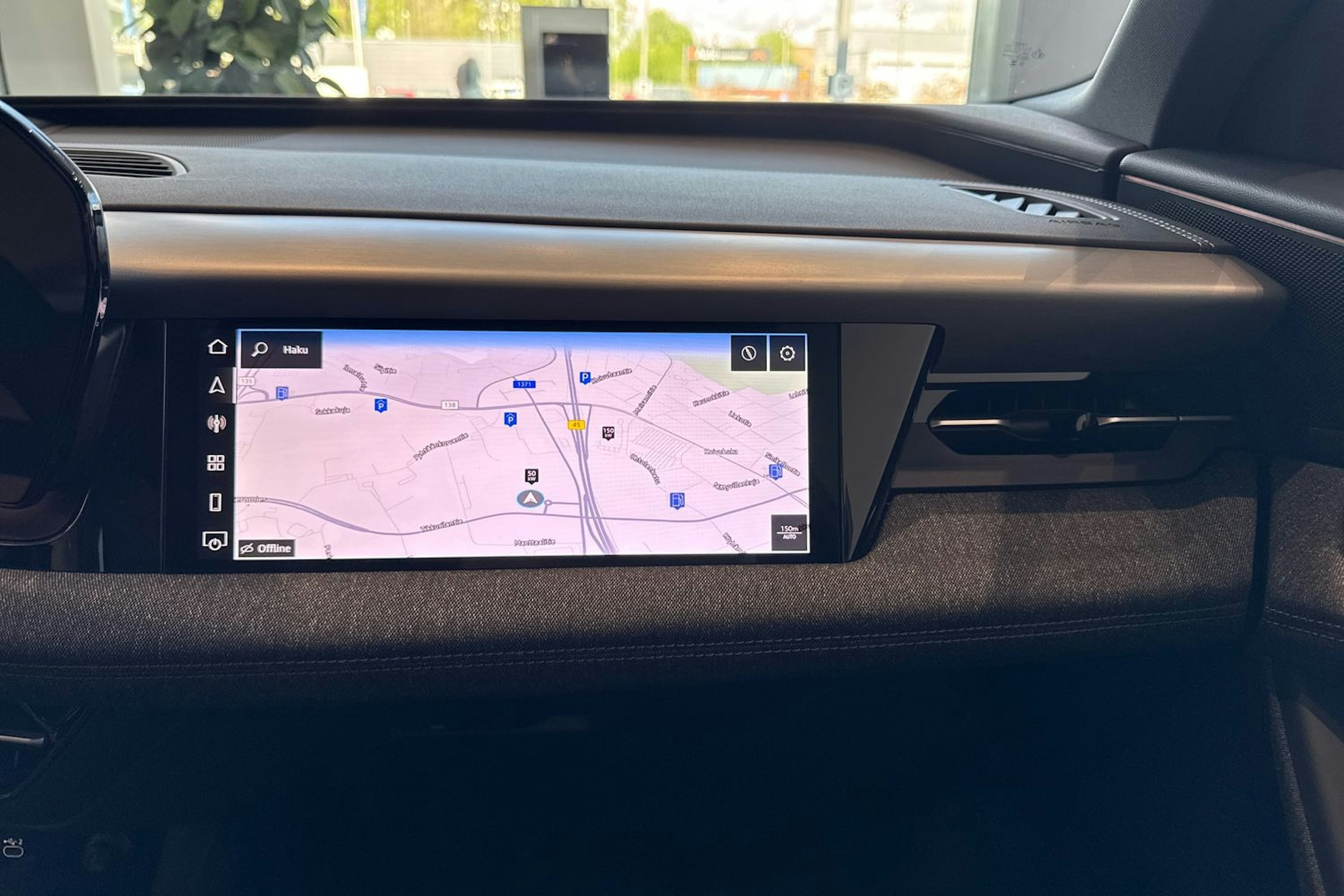 musta Audi Q6 e-tron 2025 kuva 13.