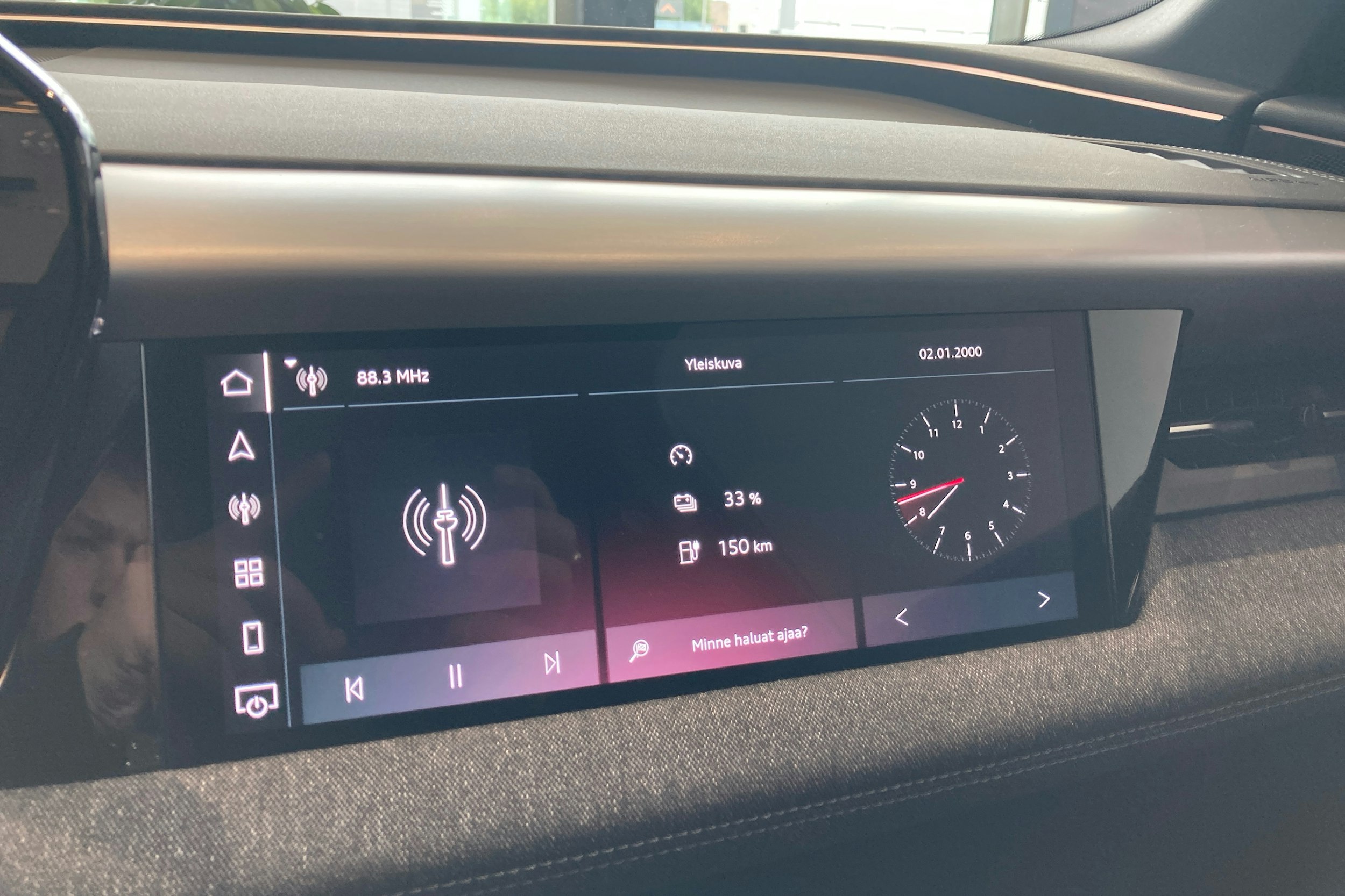 musta Audi Q6 e-tron 2025 kuva 17.