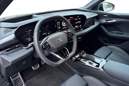 Harmaa Audi Q6 e-tron 2025 kuva 7.