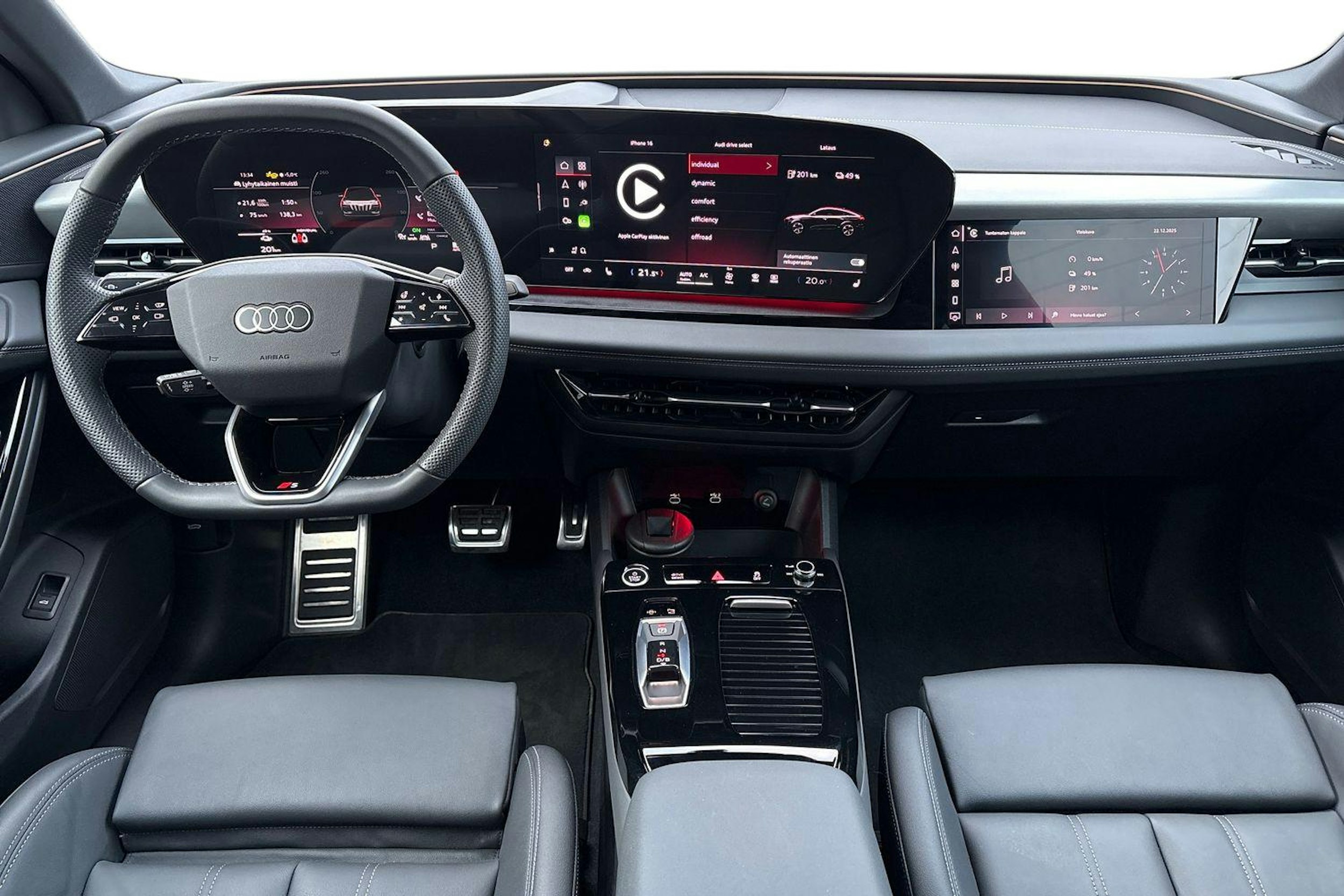 Harmaa Audi Q6 e-tron 2025 kuva 9.