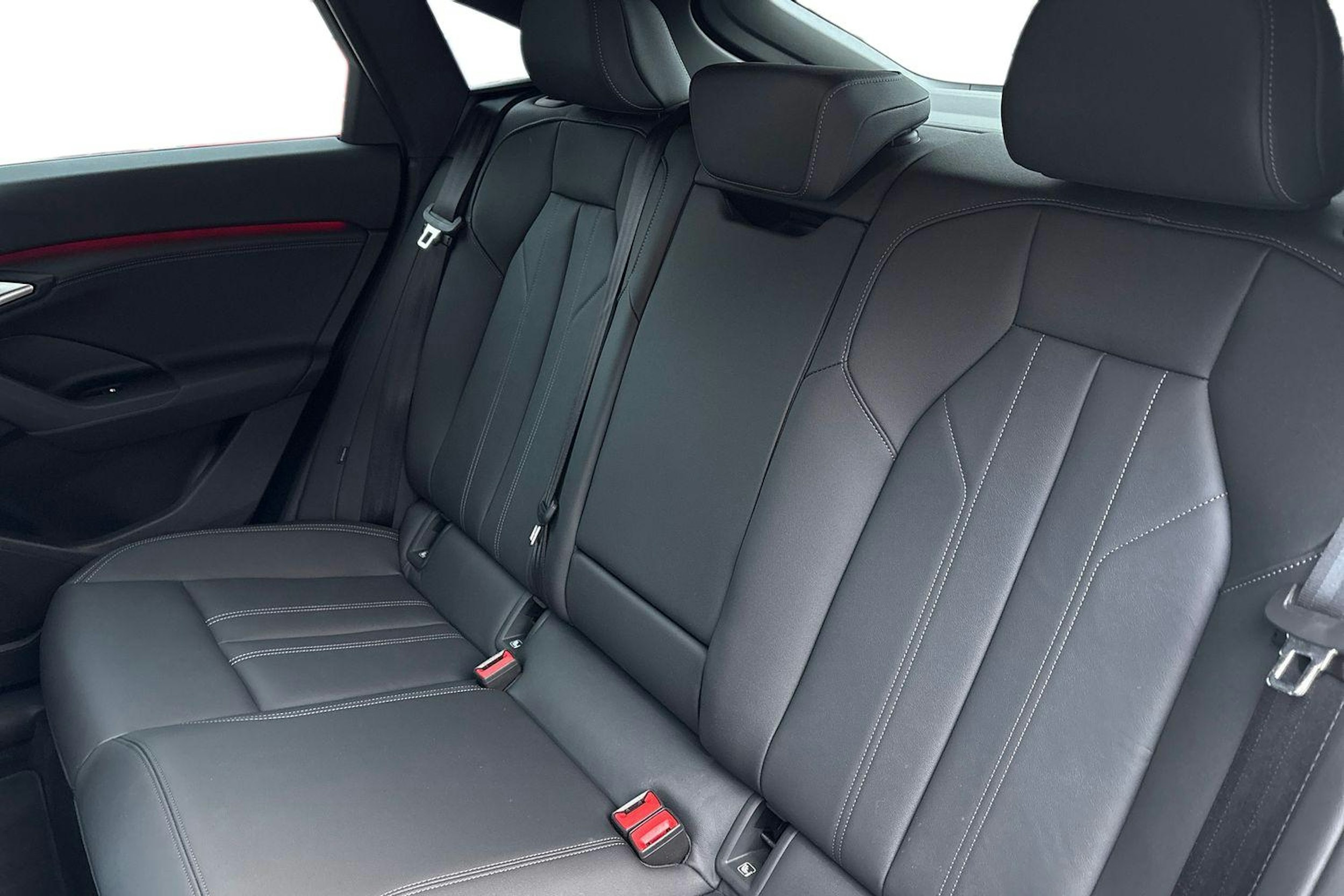 Harmaa Audi Q6 e-tron 2025 kuva 10.