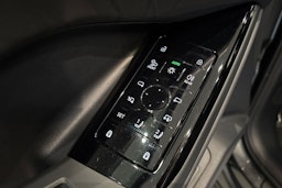 Harmaa Audi Q6 e-tron 2025 kuva 16.